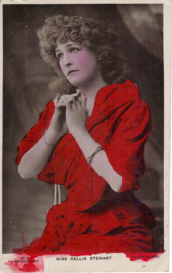 Fig. 2 Nellie Stewart weighty gold bangle, postcard (Author’s private collection)